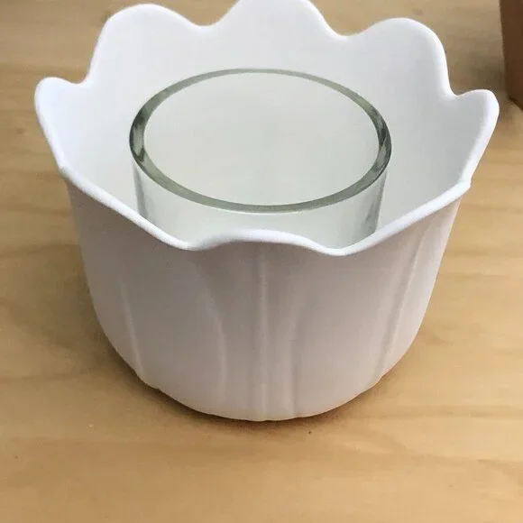 New PARTYLITE Garden Blossoms Ivory & Clear Votive Holder Pair - Picture 6 of 9